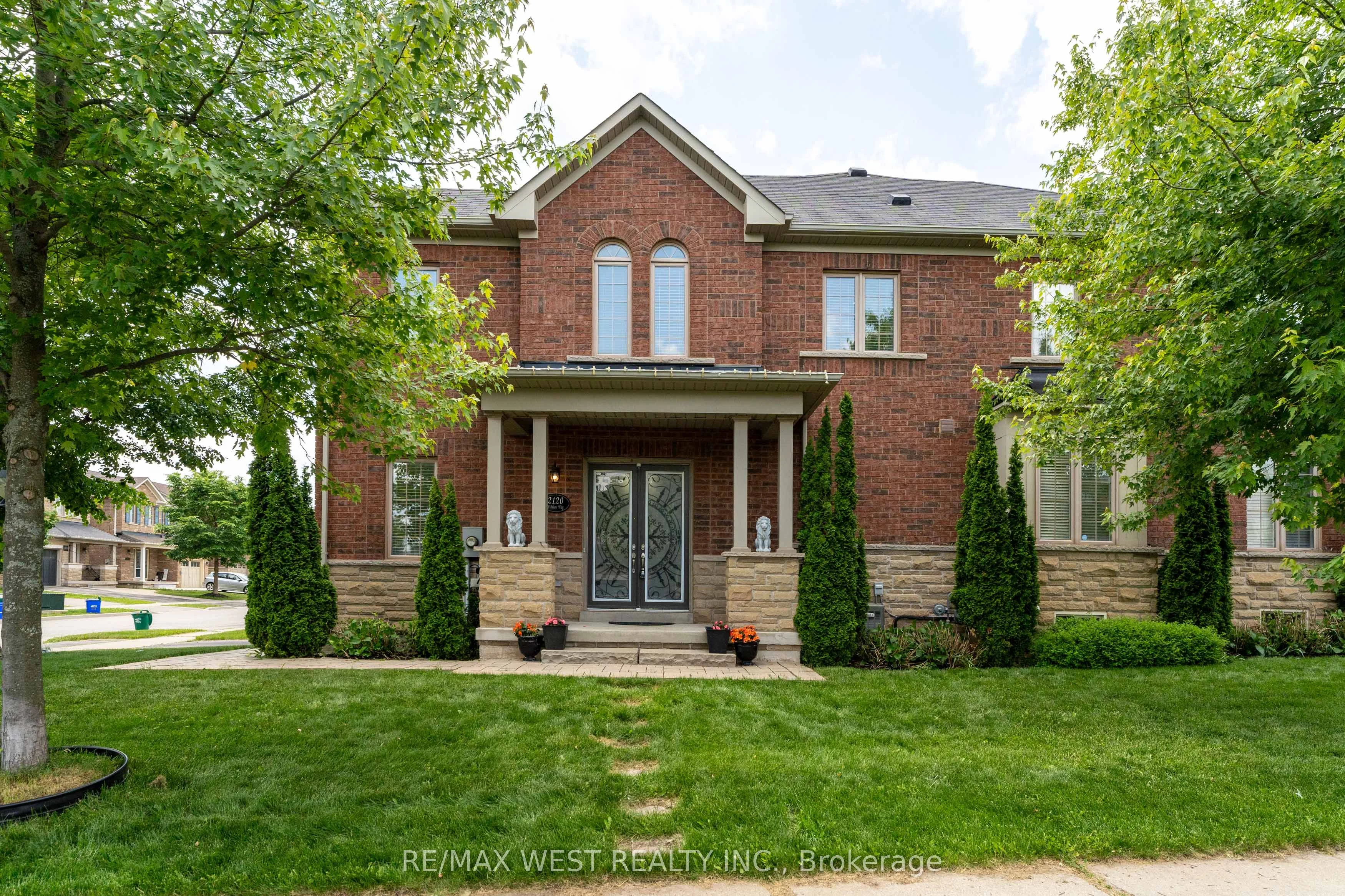 Att/Row/Townhouse in Oakville
