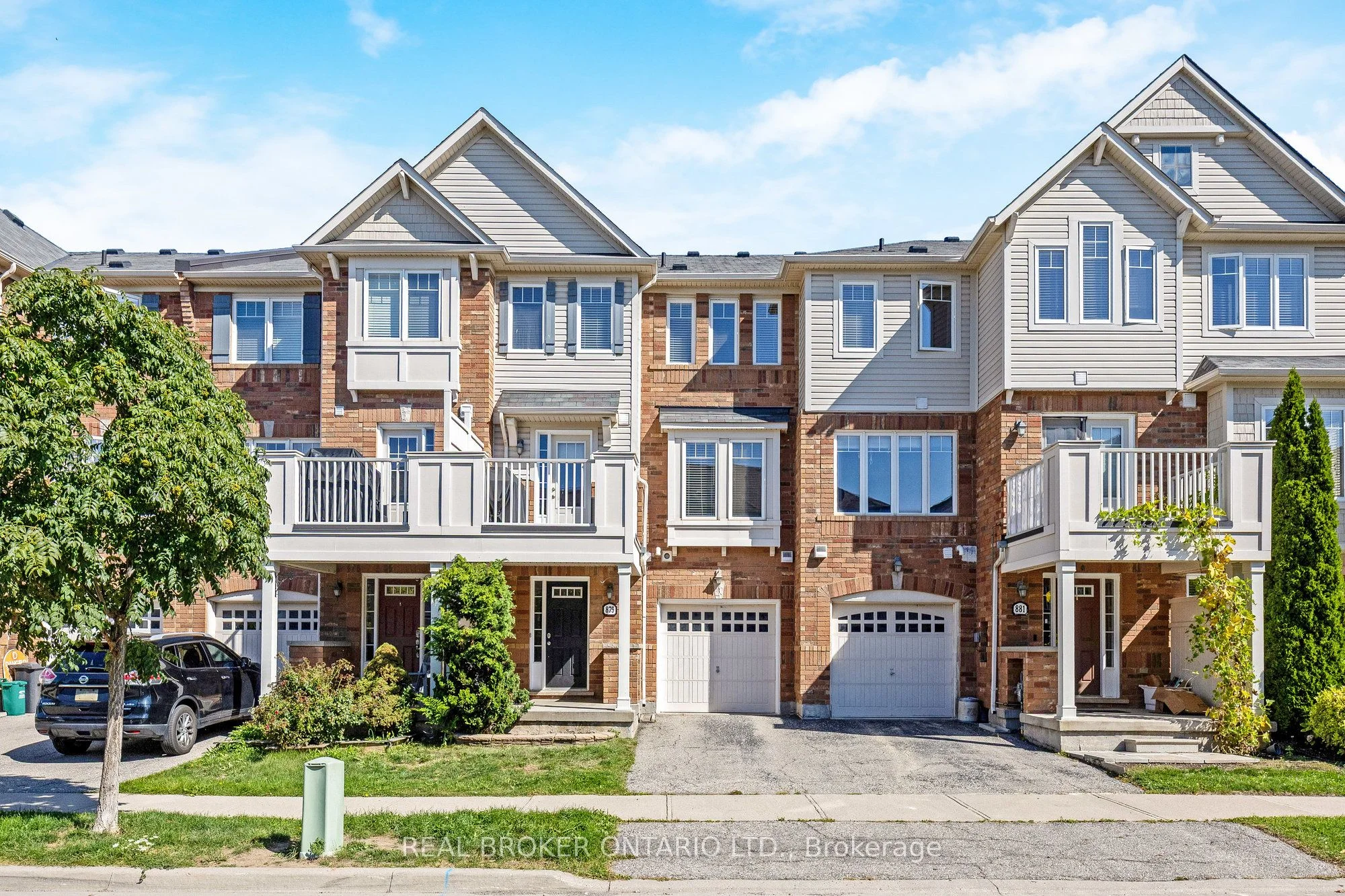 Att/Row/Townhouse in Milton