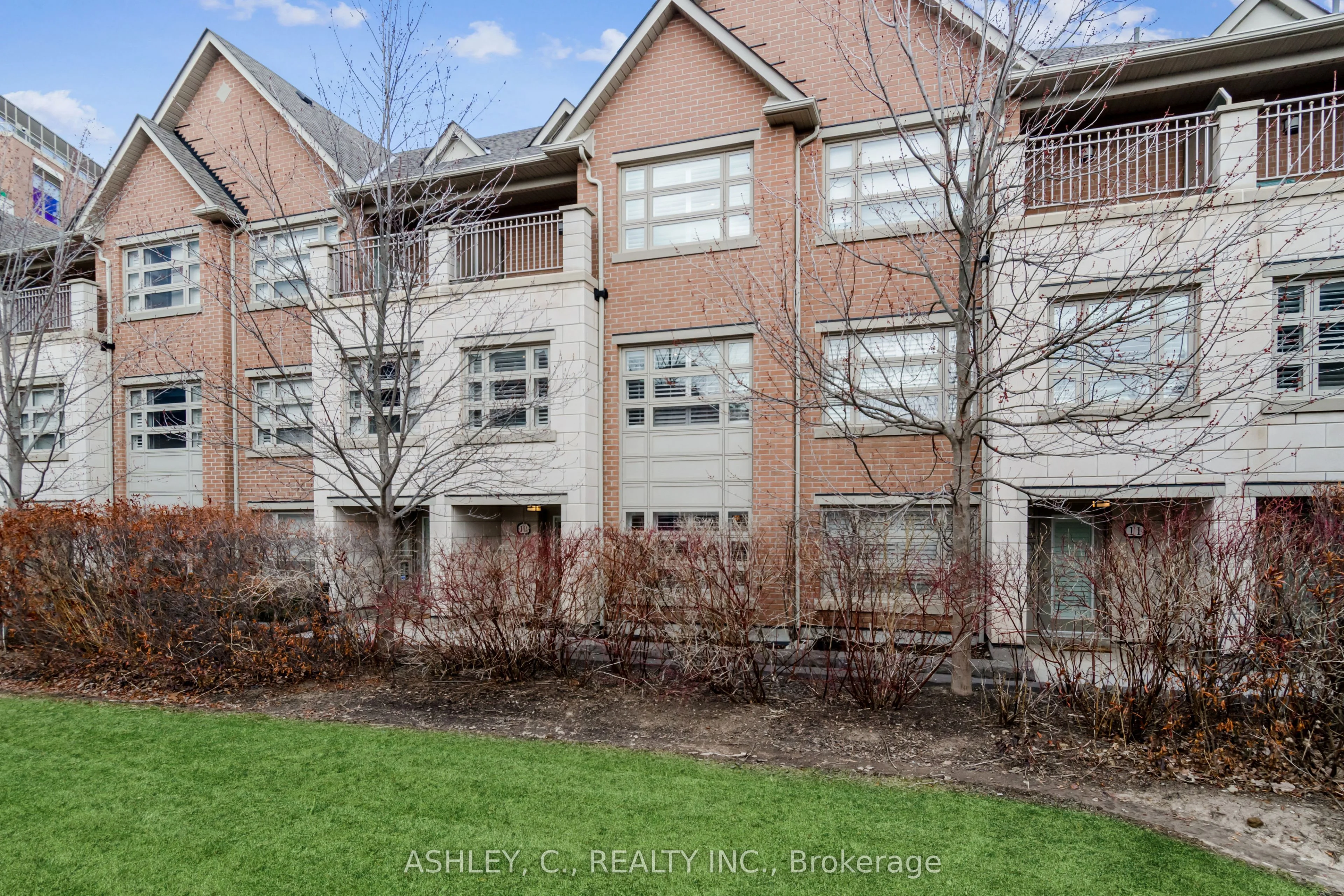 Condo Townhouse in Oakville