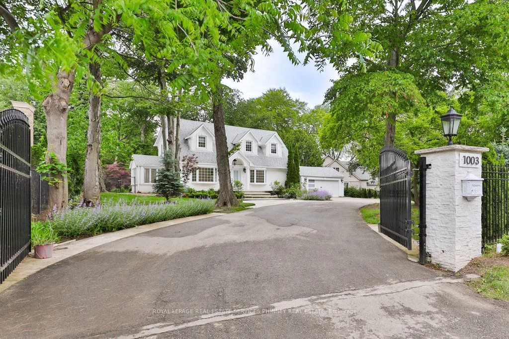 1003 Lakeshore Road W, Oakville, ON L6L 1E7