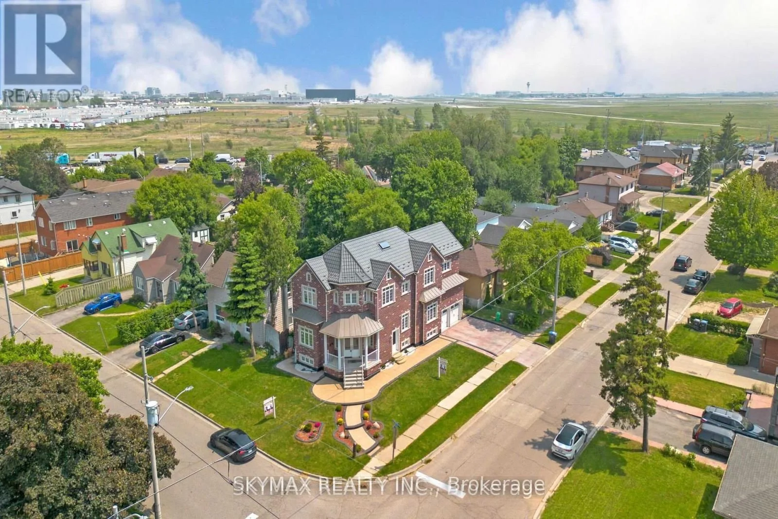 18 Burlington Street, Mississauga, On L4t 1b7