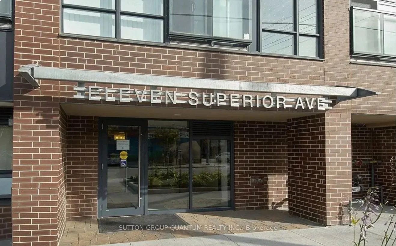 11 Superior Avenue 216, Toronto W06, ON M8V 0A7