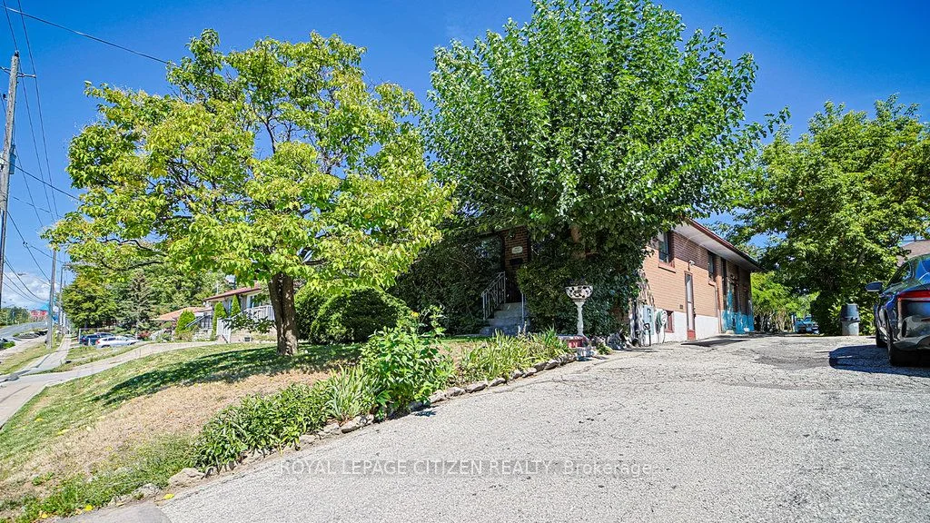 2615 Jane Street, Toronto W05, ON M3L 1S1