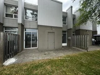15 Lexington Avenue TH 5, Toronto W10, ON M9V 2G4
