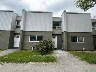 9 Lexington Avenue TH 43, Toronto W10, ON M9V 2G4