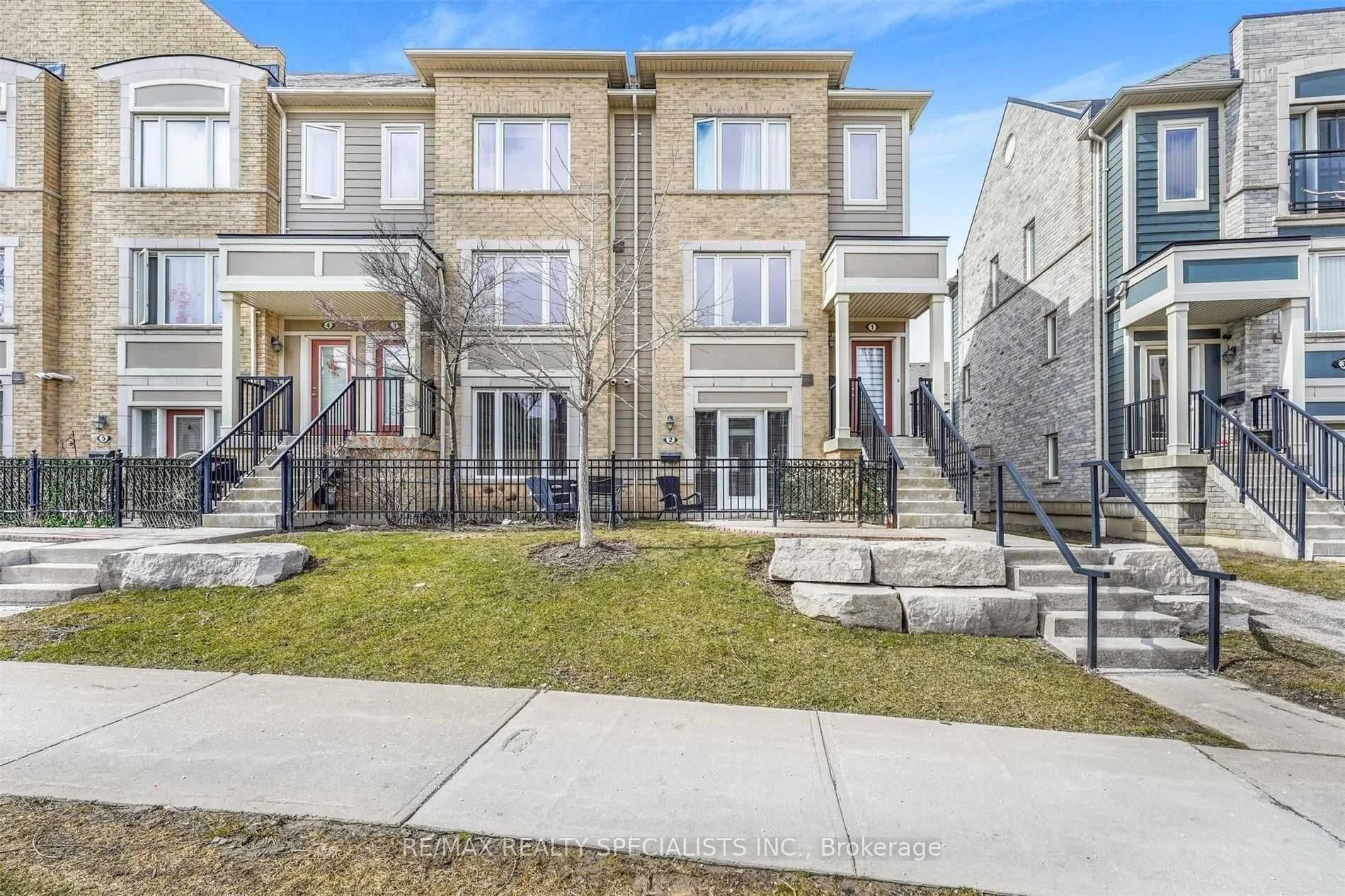 3025 Destination Drive 2, Mississauga, ON L5M 0P3