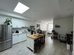 2208A Bloor Street W 3B, Toronto W01, ON M6S 1N4