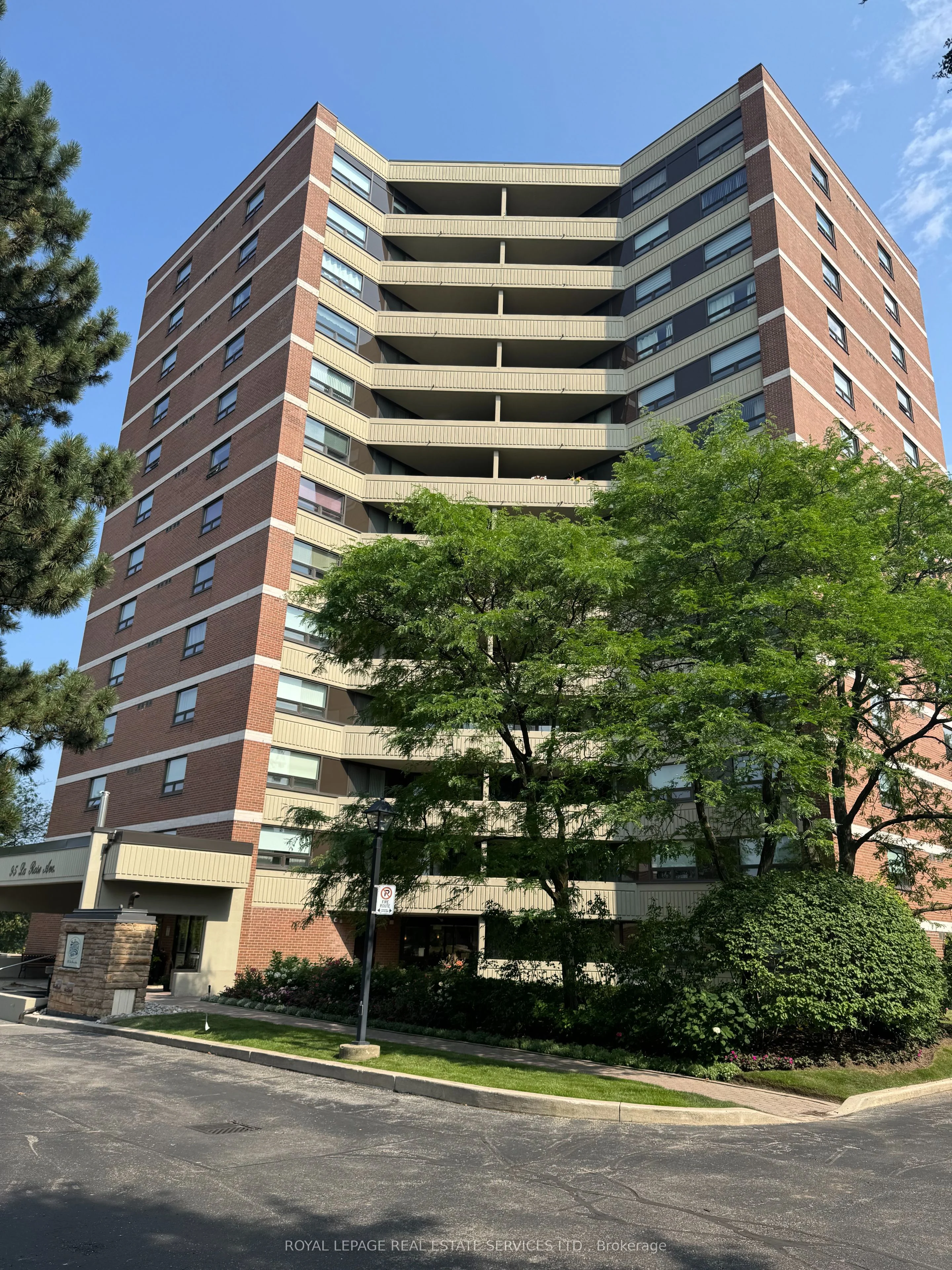 95 La Rose Avenue 605, Toronto W09, ON M9P 3T2