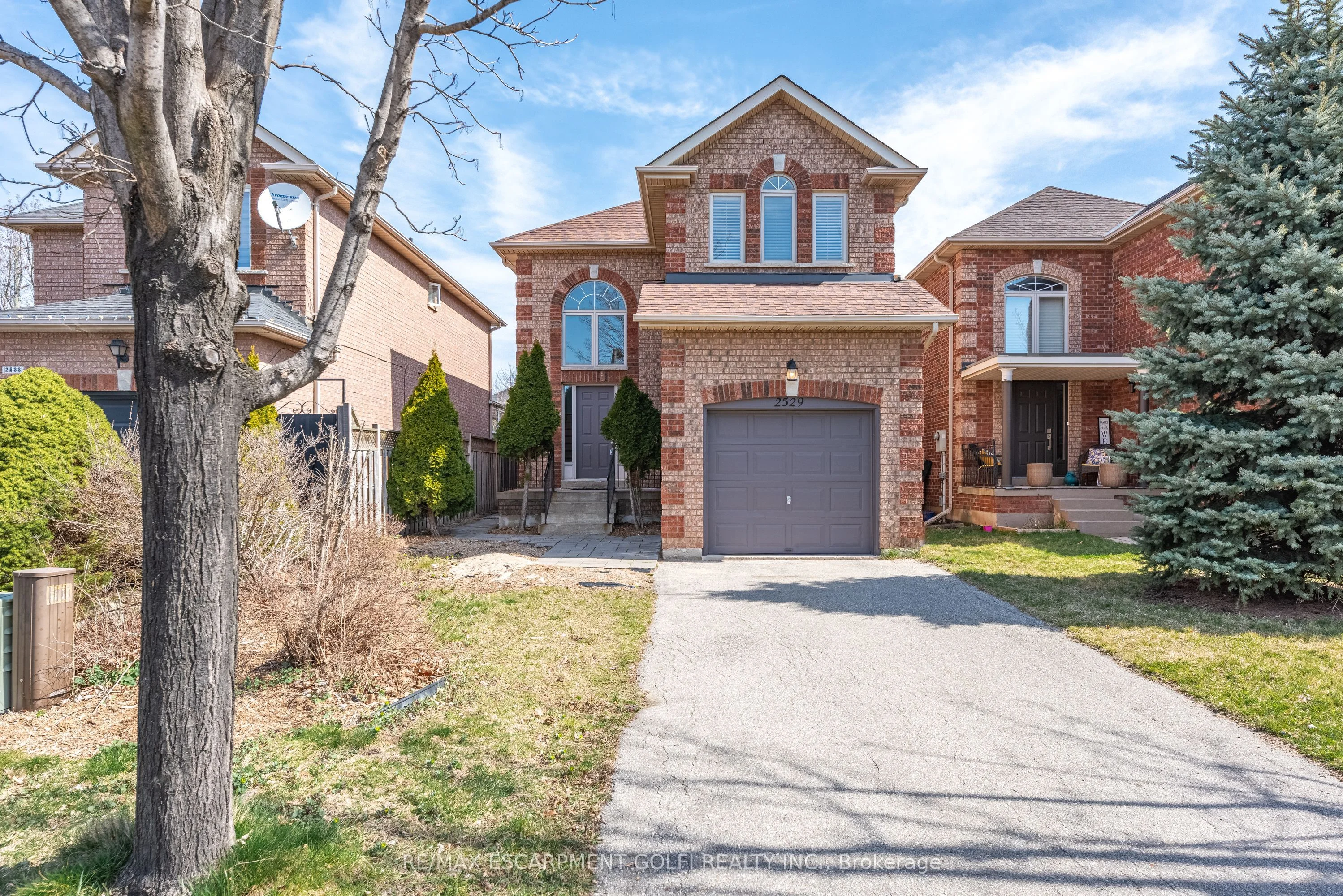 2529 Longridge Crescent, Oakville, On L6h 6s2