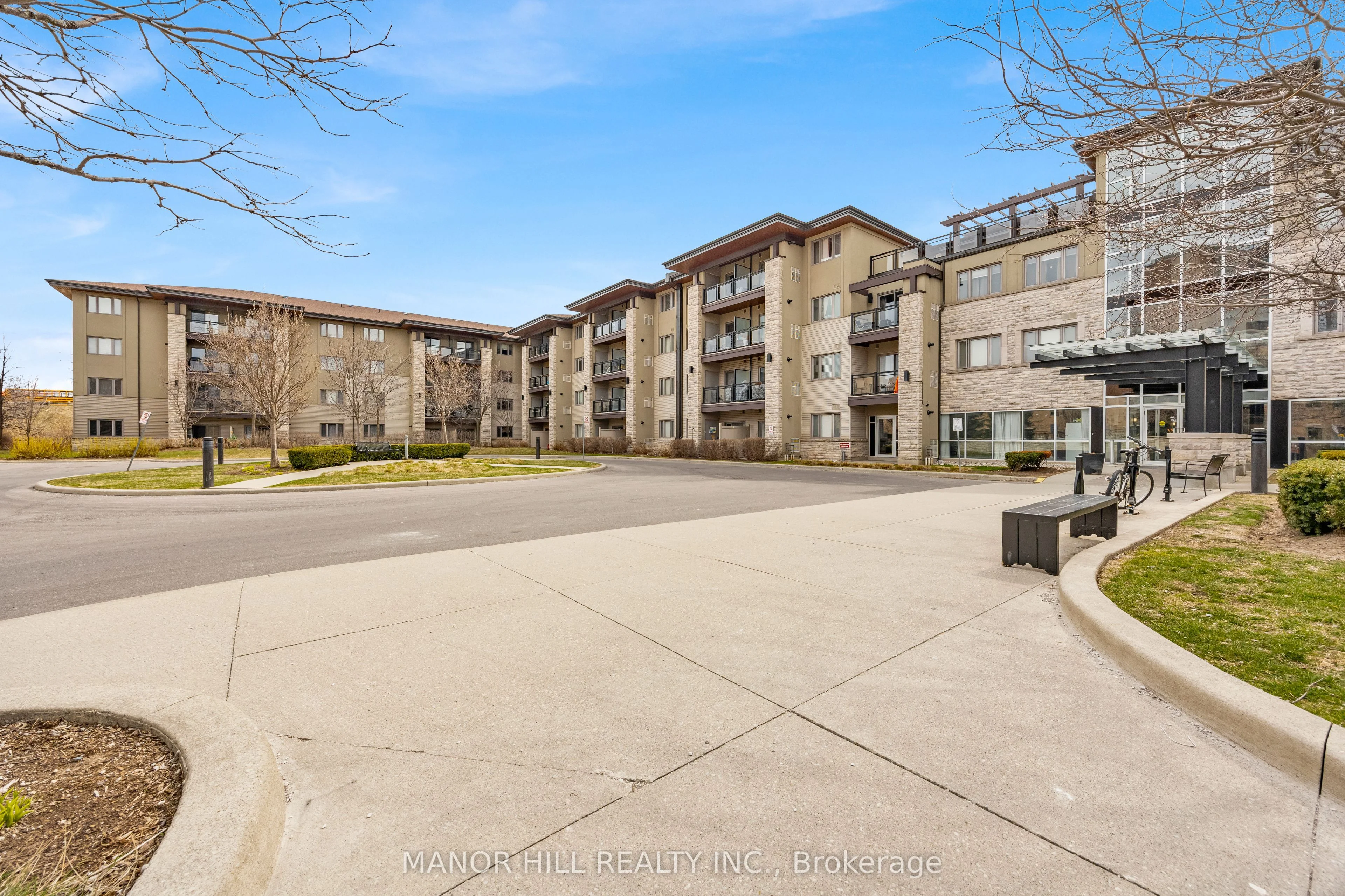 570 Lolita Gardens N 330, Mississauga, ON L5A 0A1