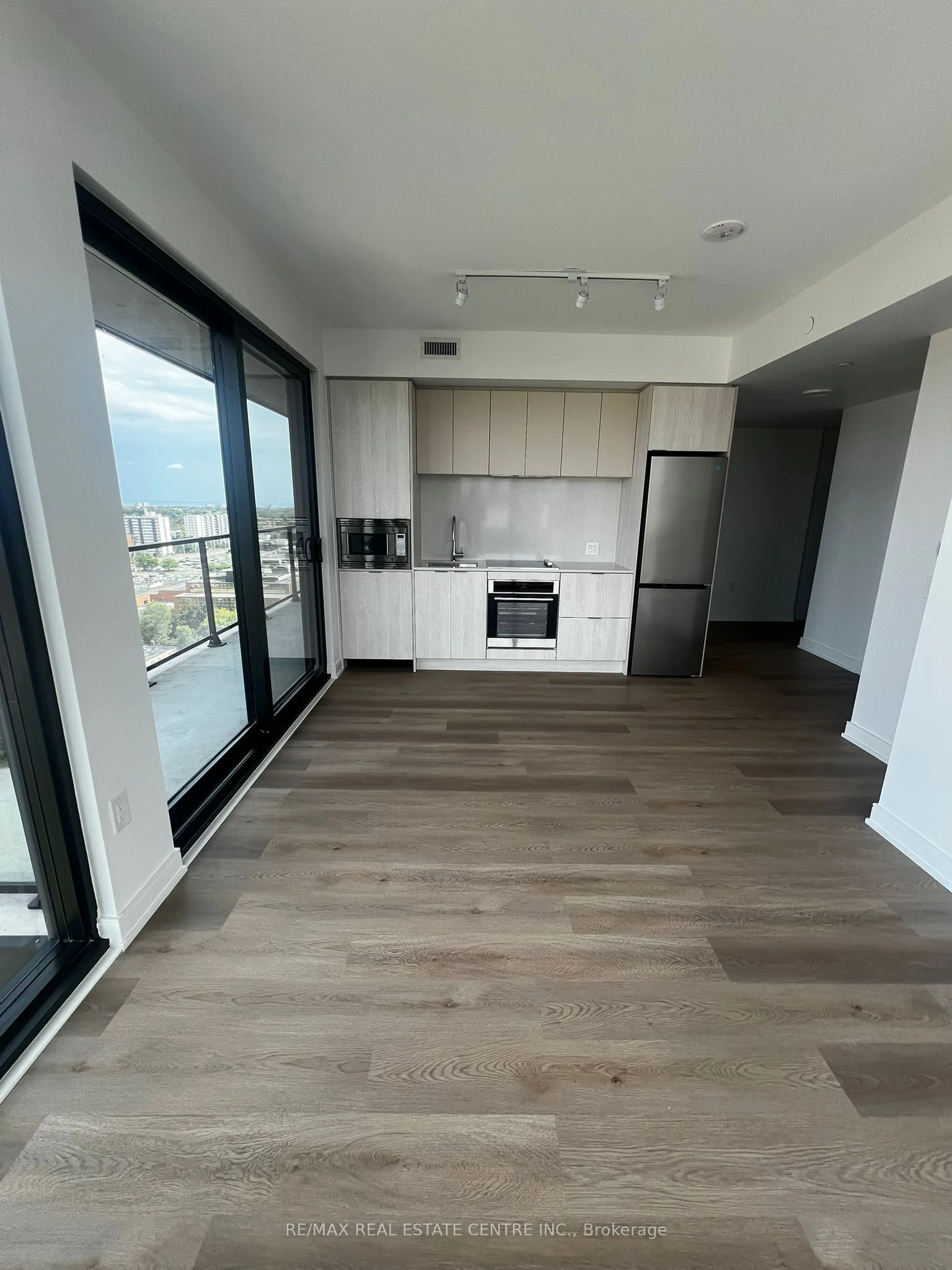 3009 Novar Road 1515, Mississauga, ON L5B 0P9