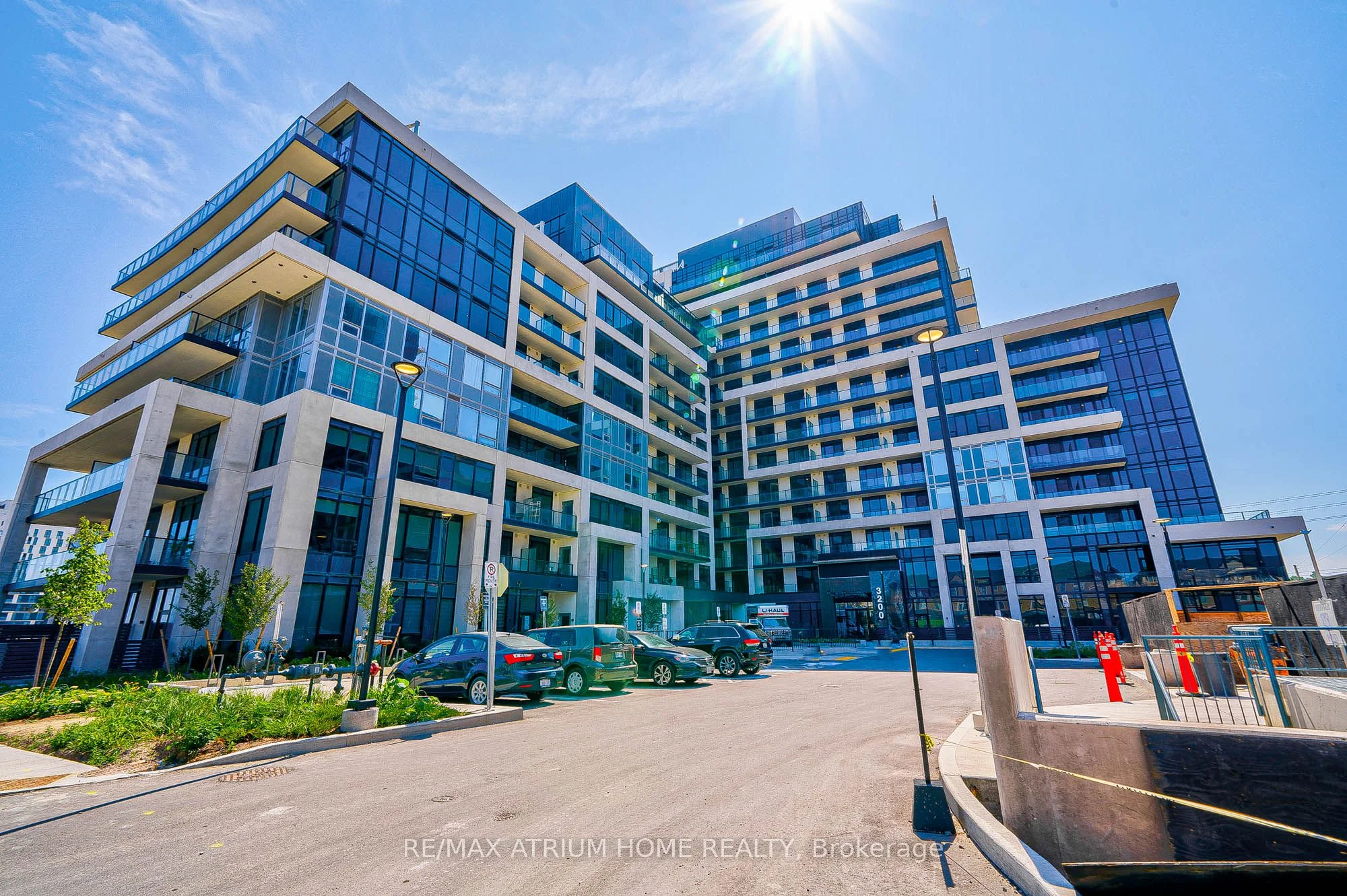 3200 William Coltson Avenue 813, Oakville, On L6h 7w6
