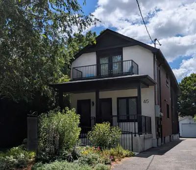 45 Astoria Avenue 2, Toronto, On M6n 2v6