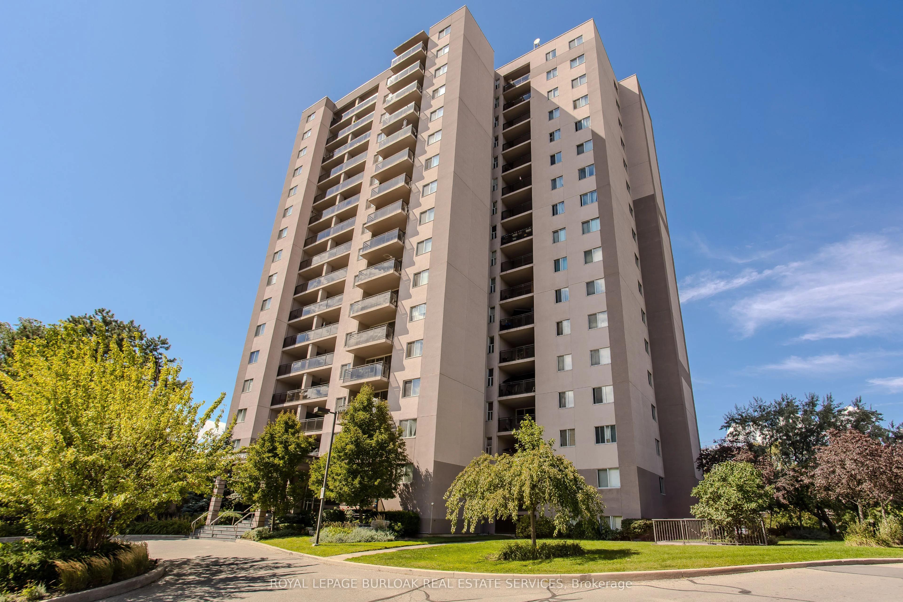 975 Warwick Court 1510, Burlington, ON L7T 3Z7