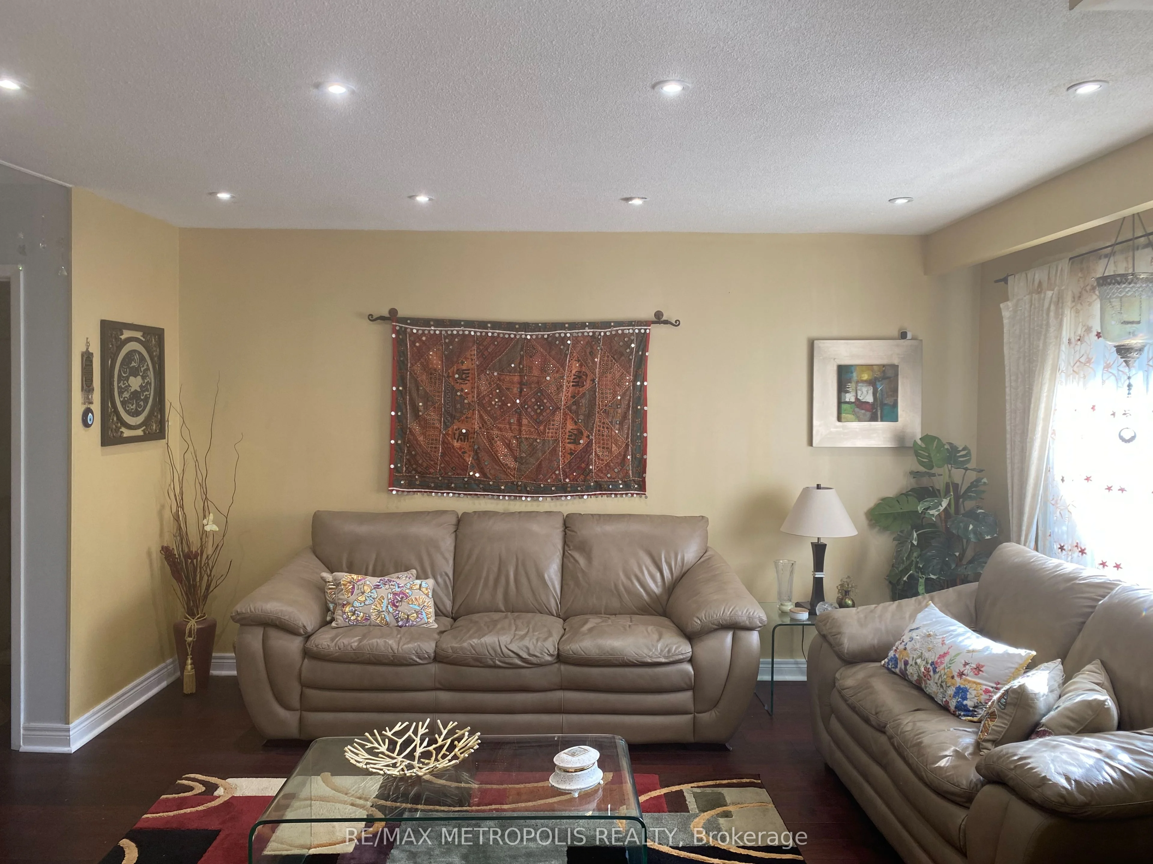 Semi-Detached in Oakville