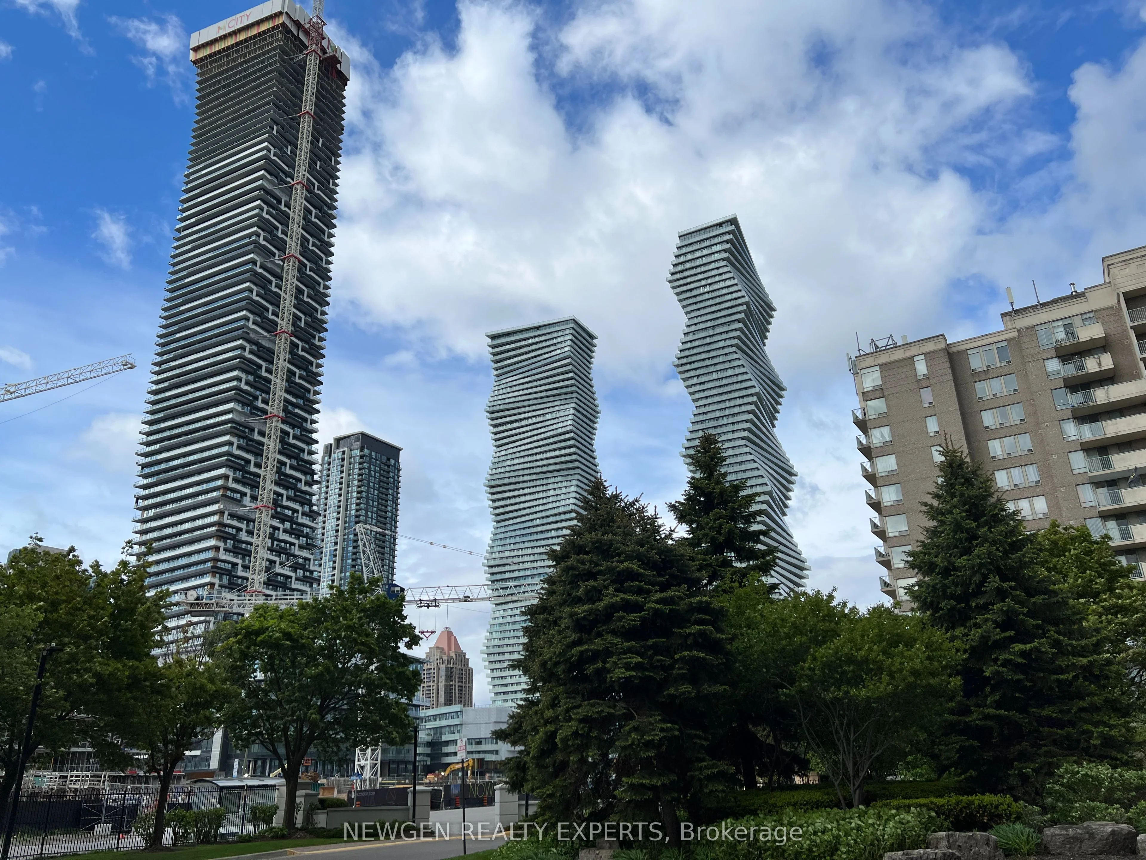 550 Webb Drive UPH 12, Mississauga, ON L5B 3Y4