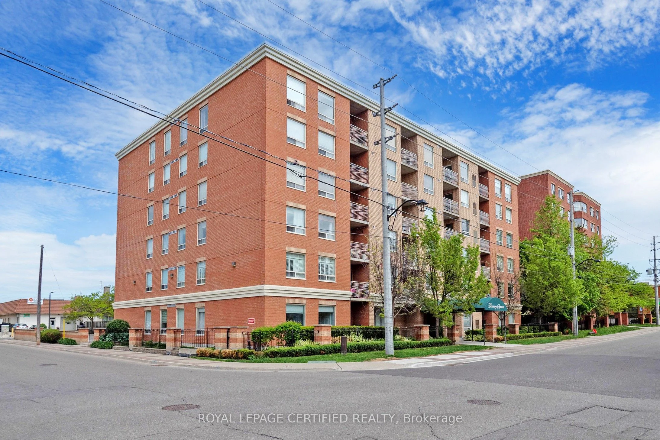 32 Tannery Street 502, Mississauga, ON L5M 6T6