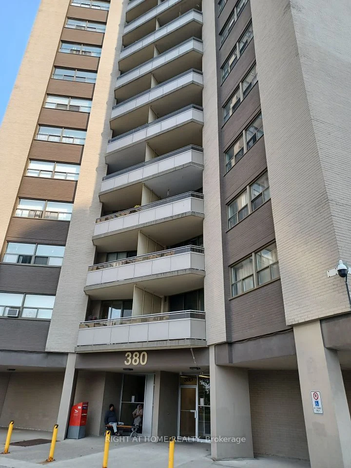 380 DIXON Drive 2503, Toronto W09, ON M9R 1T3