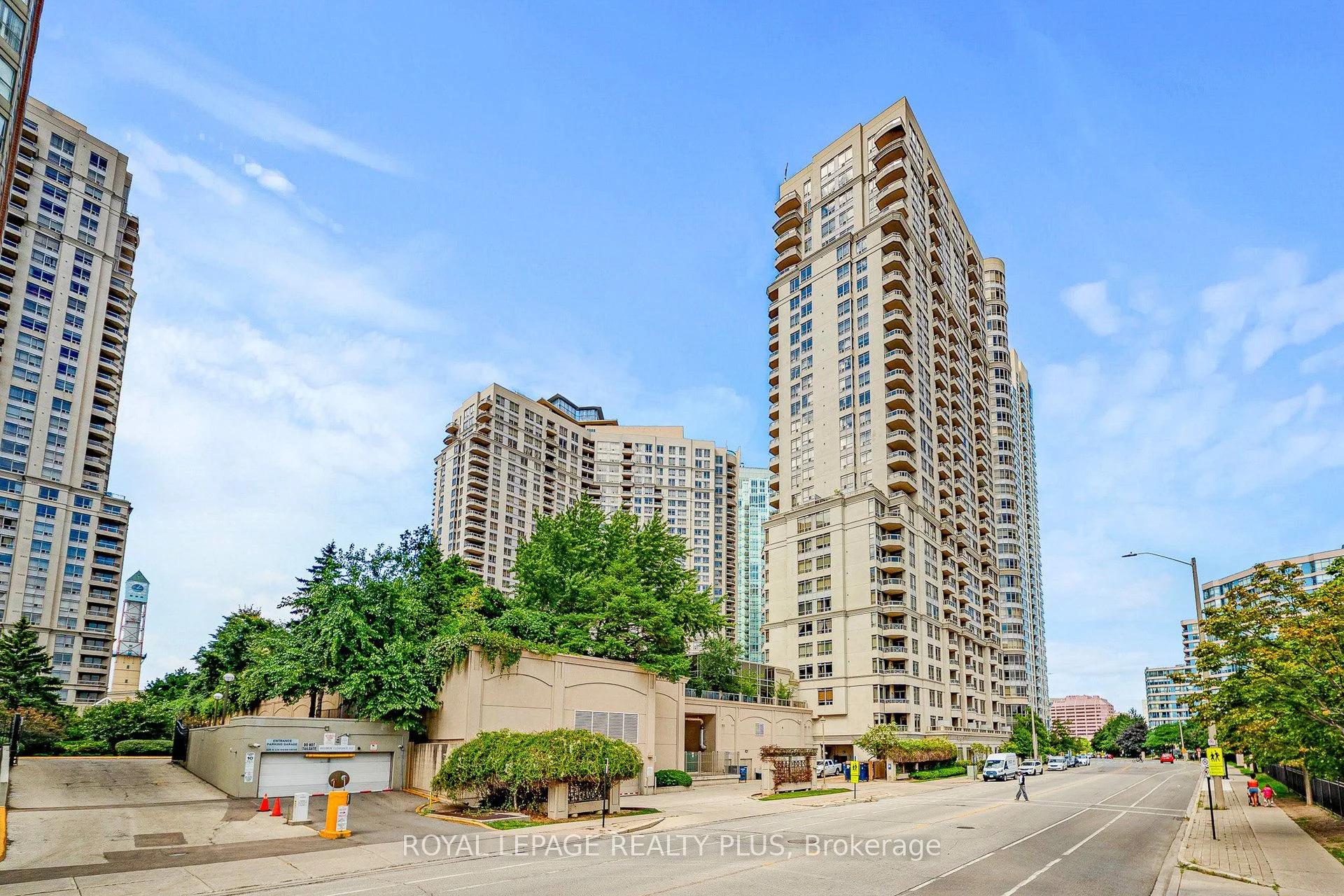 3880 Duke of York Boulevard 1611, Mississauga, ON L5B 4M7