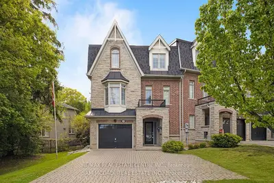 Att/Row/Townhouse in Mississauga
