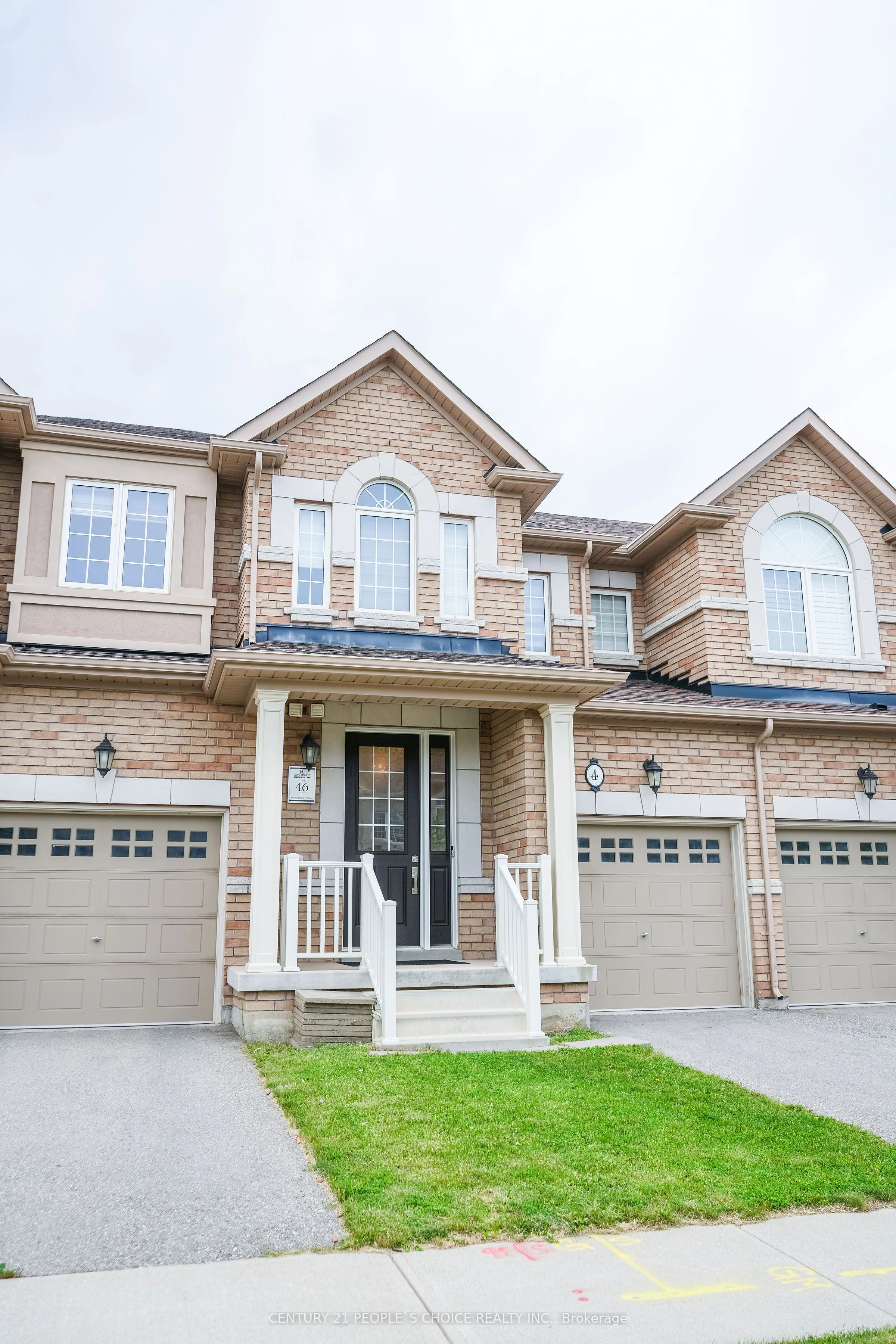 Att/Row/Townhouse in Brampton