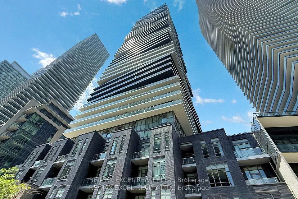 56 Annie Craig Drive 611, Toronto W06, ON M8V 0C8