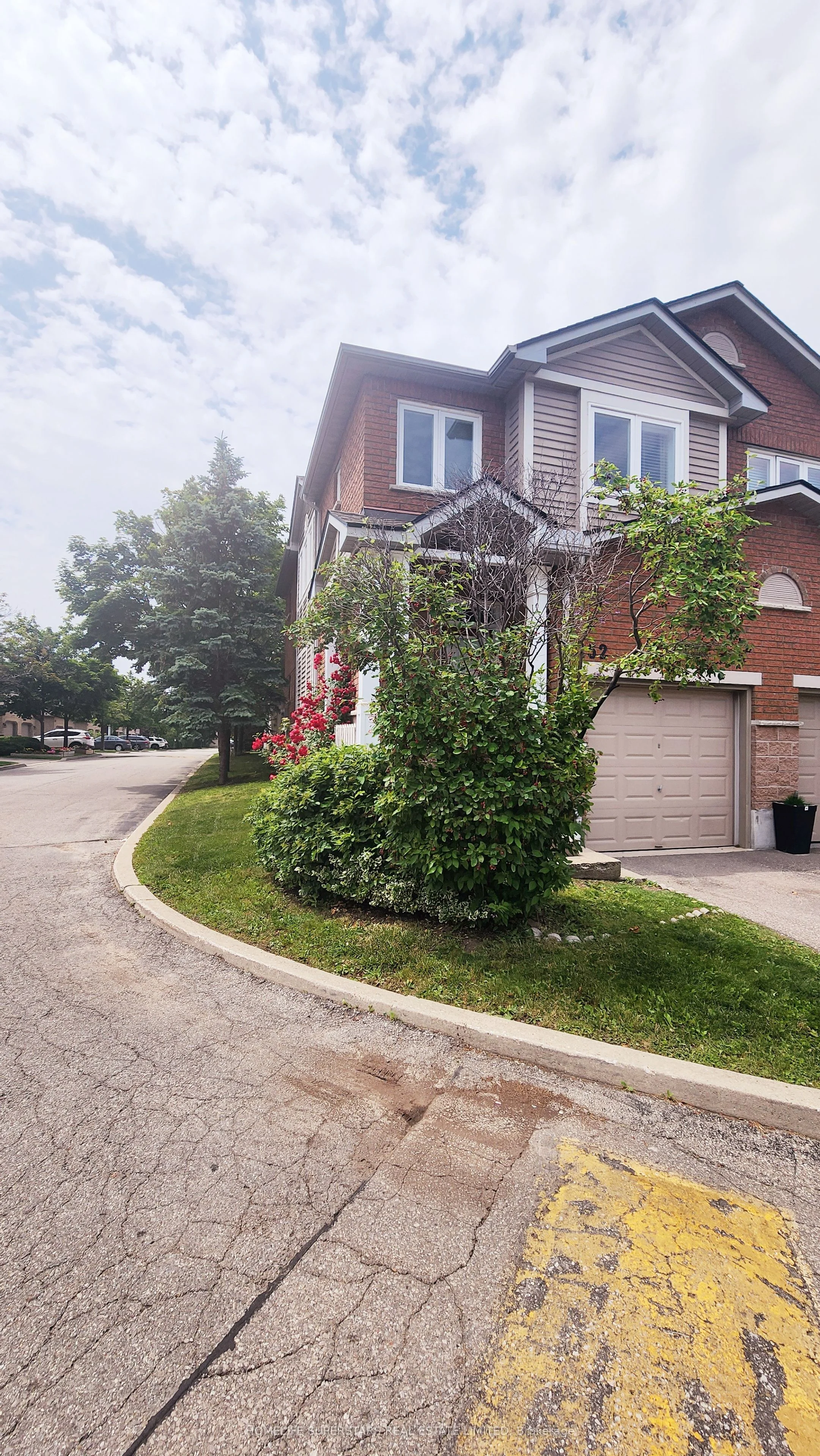 833 Scollard Court 152, Mississauga, ON L5V 2B4