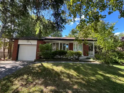 Detached in Oakville