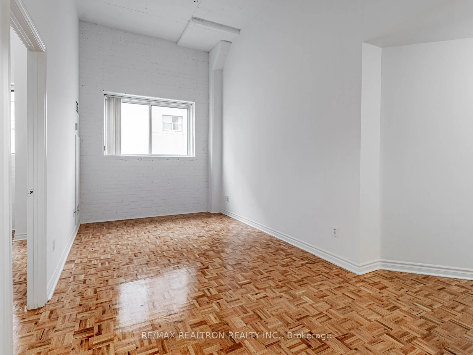 1401 Dupont Street 525, Toronto W02, ON M6H 4J7