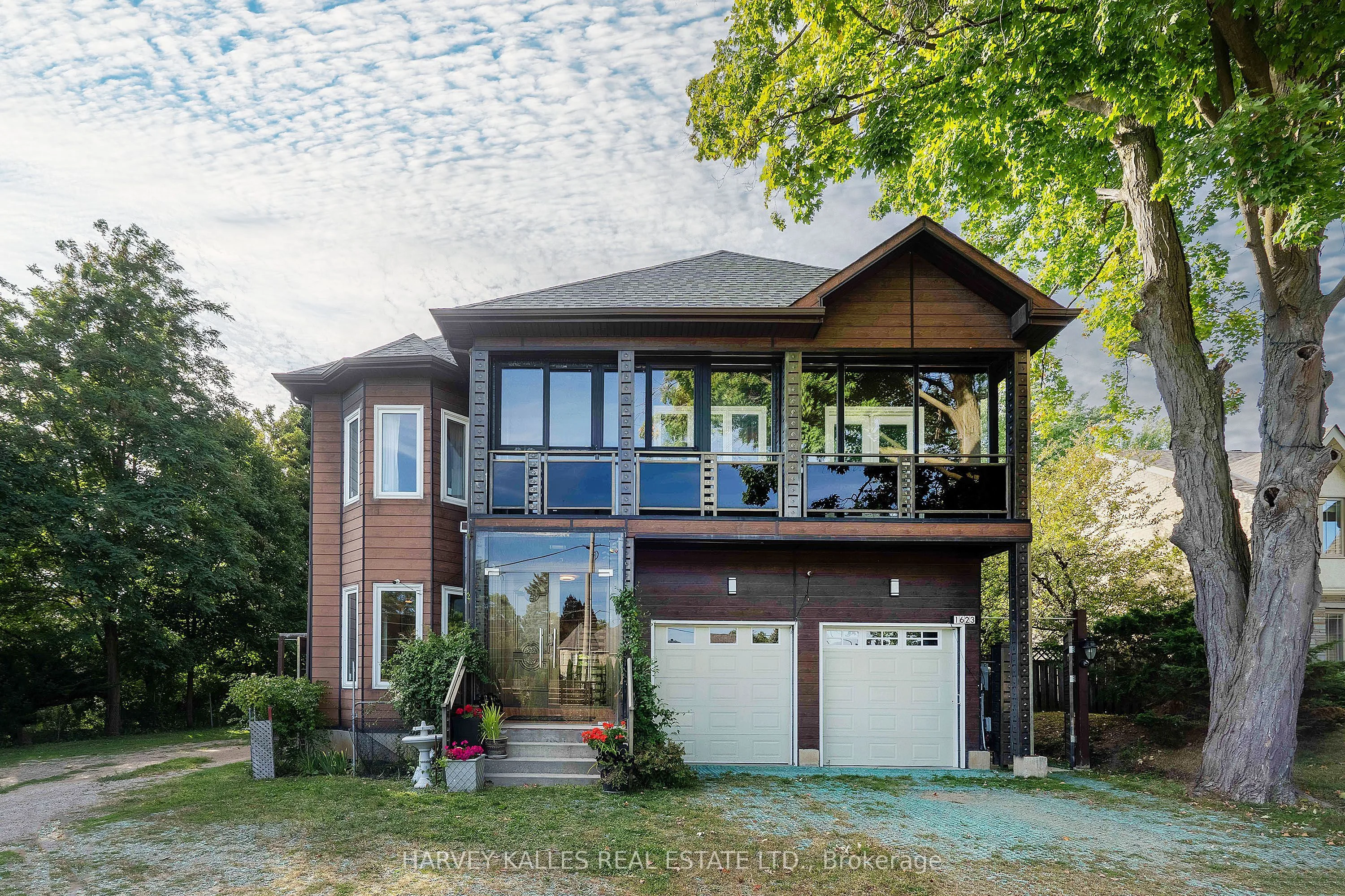 1623 Eglinton Avenue W, Mississauga, ON L5M 7C1