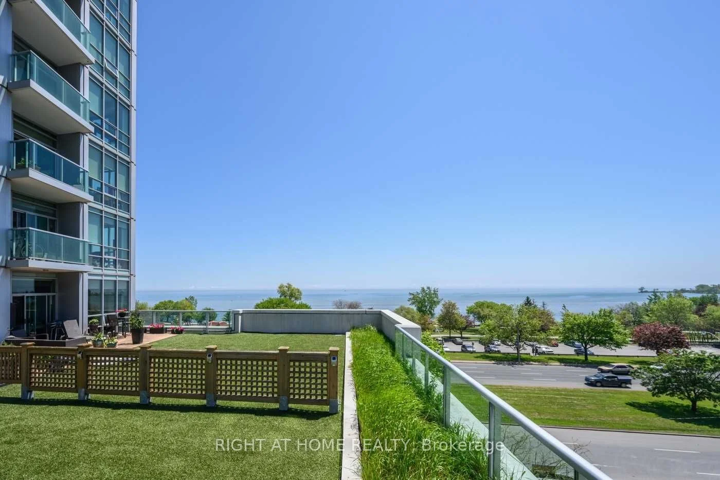 1910 Lake Shore Boulevard W 505, Toronto W01, ON M6S 1A2