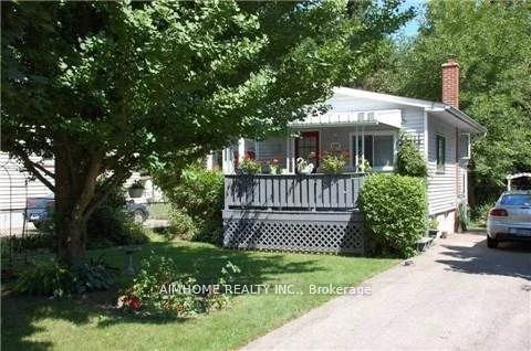 883 Beechwood Avenue MainLower, Mississauga, ON L5G 4E3