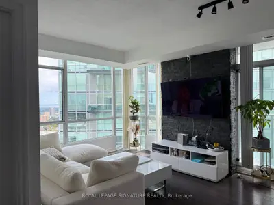 Common Element Condo in Mississauga