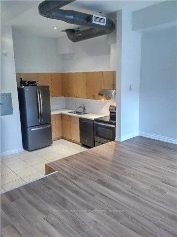 2945 Dundas Street W 4, Toronto W02, ON M6P 1Z2