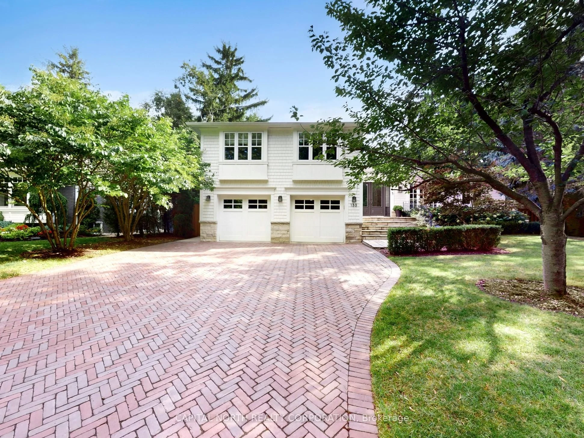 133 Castle Crescent, Oakville, ON L6J 5H4