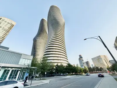 Condo Townhouse in Mississauga