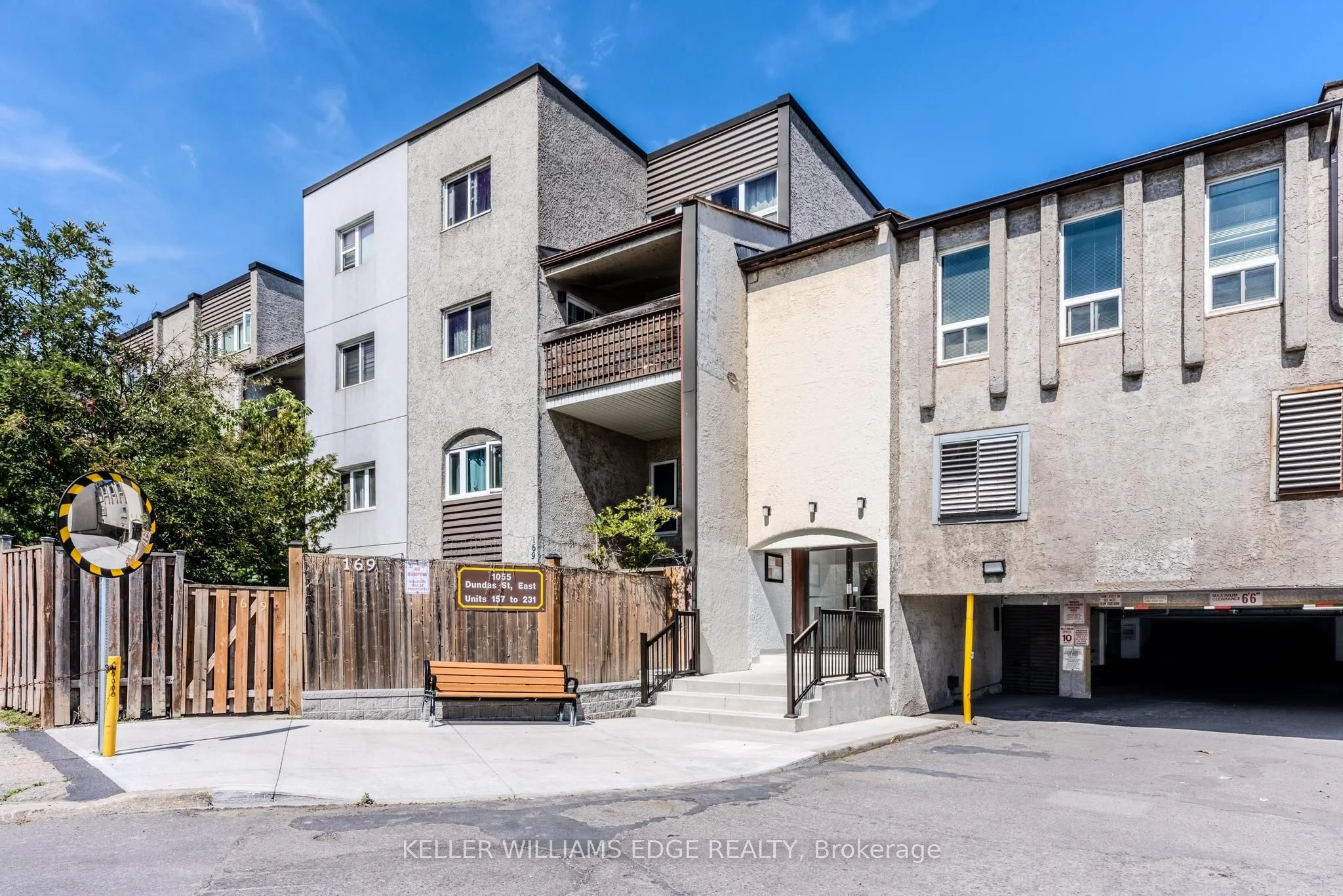 1055 Dundas Street E 227, Mississauga, ON L4Y 3X6