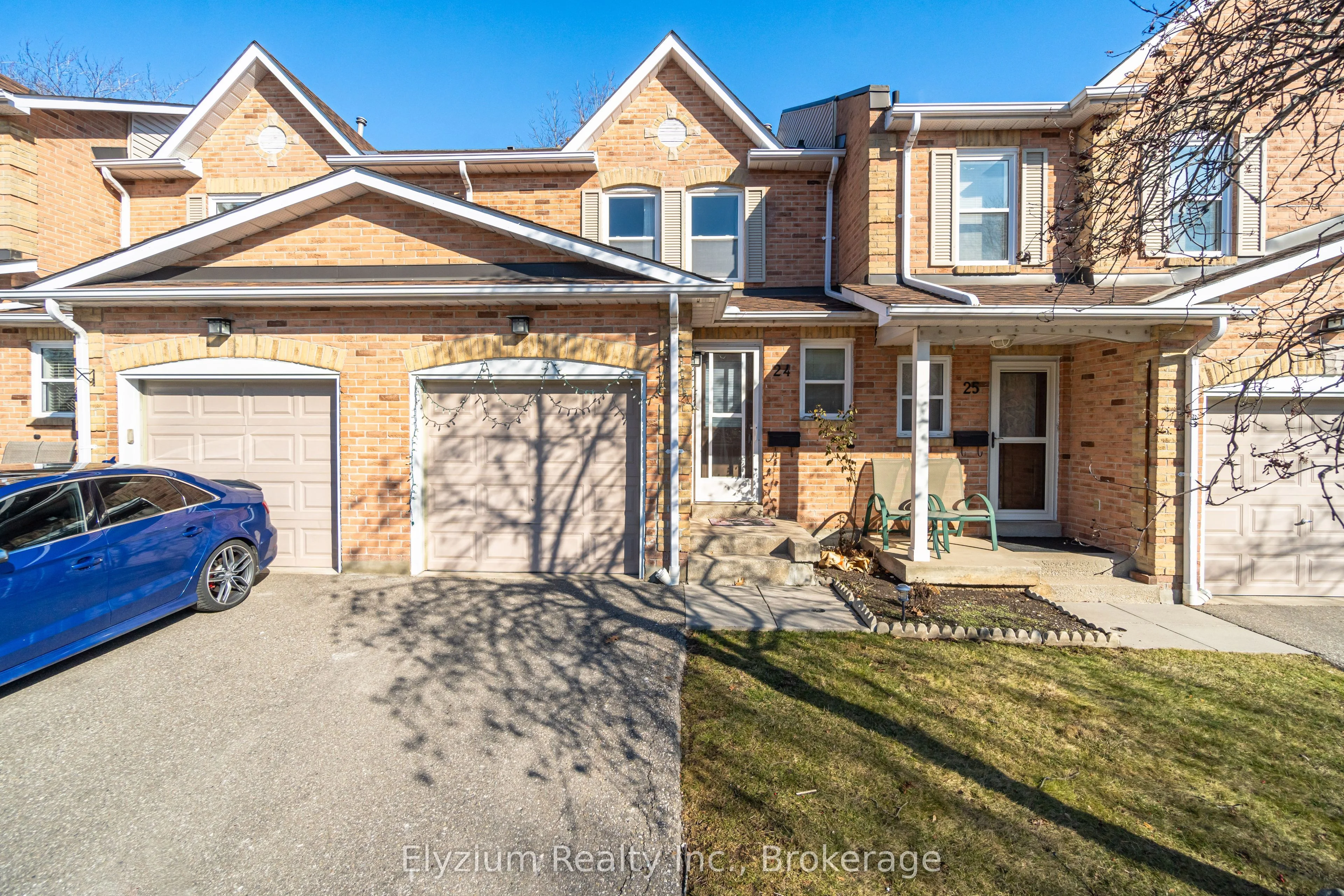 1039 Cedarglen Gate 24, Mississauga, ON L5C 3A7