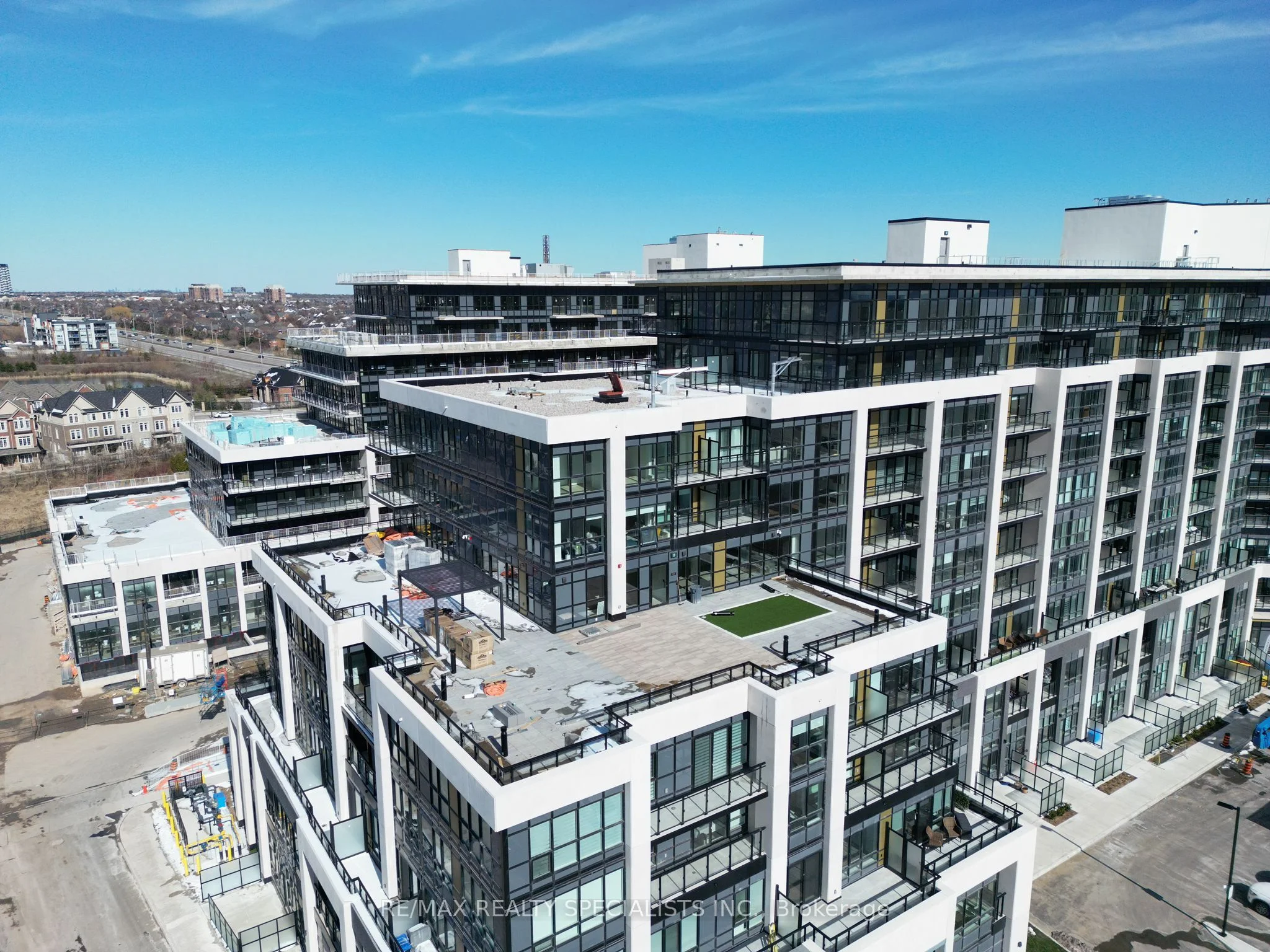 405 Dundas Street W 808, Oakville, ON L6M 5P9