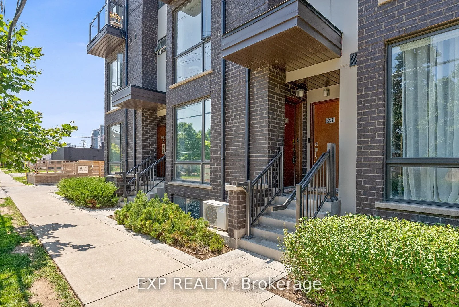 26 Fieldway Road 27, Toronto W08, On M8z 0e3