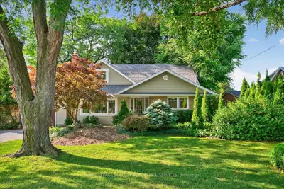 Detached in Burlington