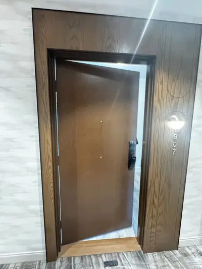 Condo Apartment in Oakville