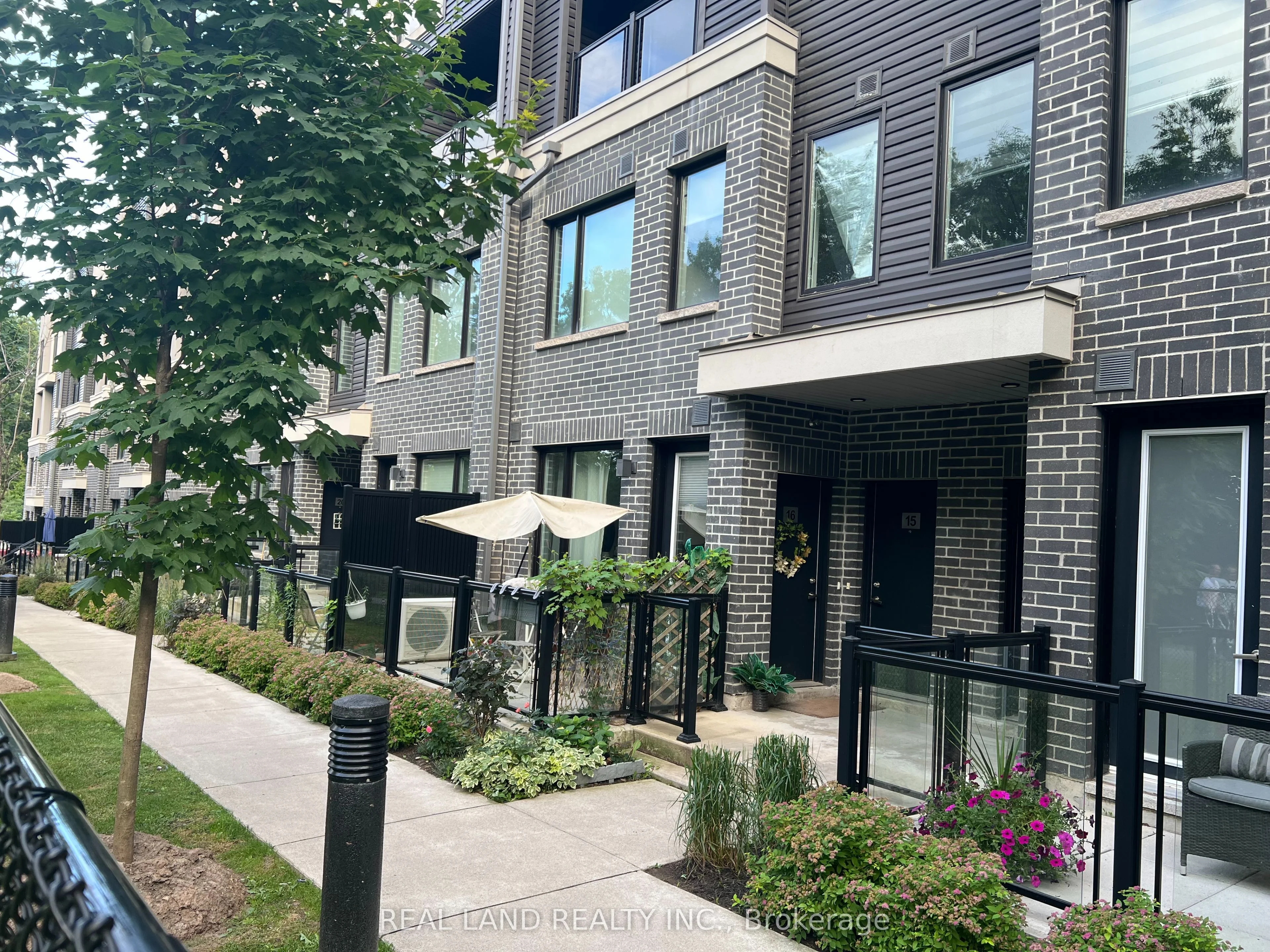 3483 Widdicombe Way 15, Mississauga, ON L5L 0B8