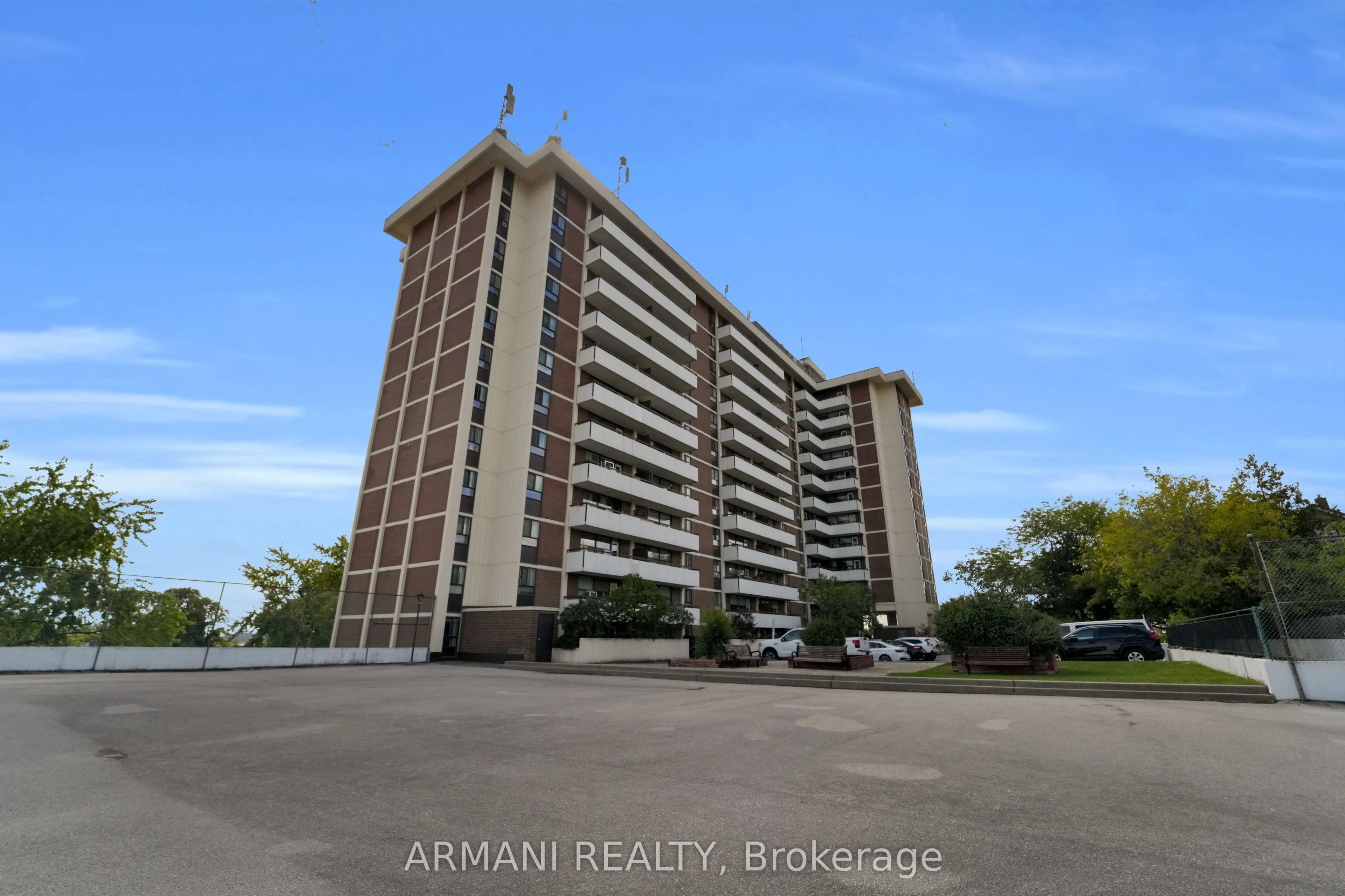 541 Blackthorn Avenue 405, Toronto W03, ON M6M 5A6
