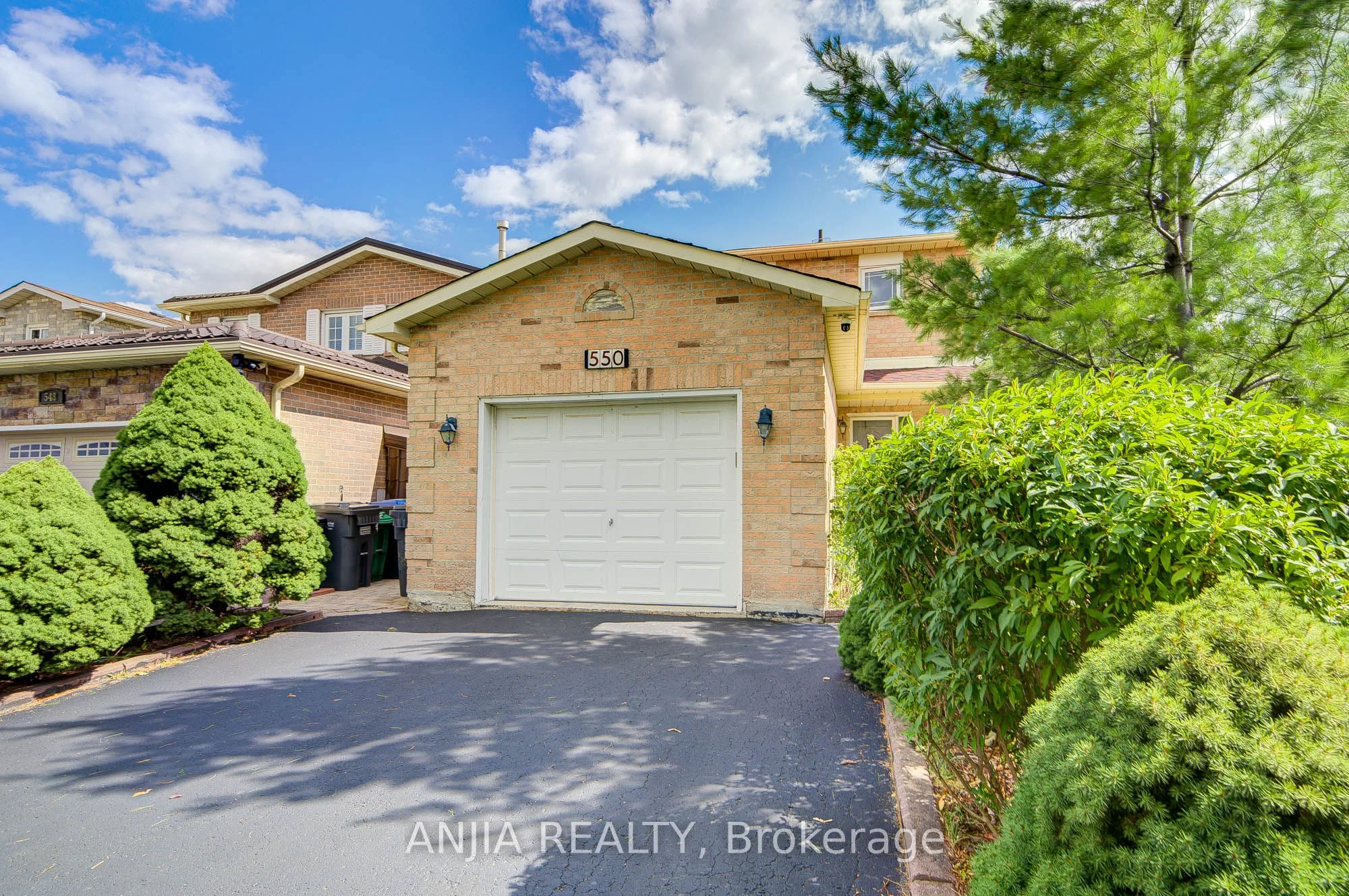 550 Bluesky Crescent, Mississauga, ON L5R 2S2