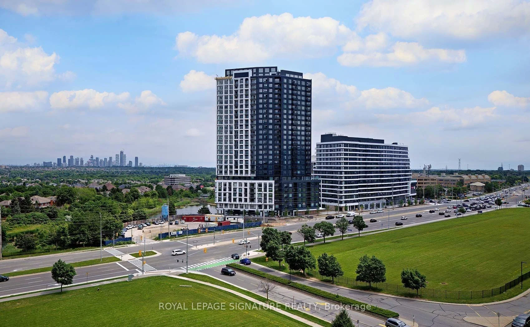 2495 Eglinton Avenue 1304, Mississauga, ON L5M 2T2