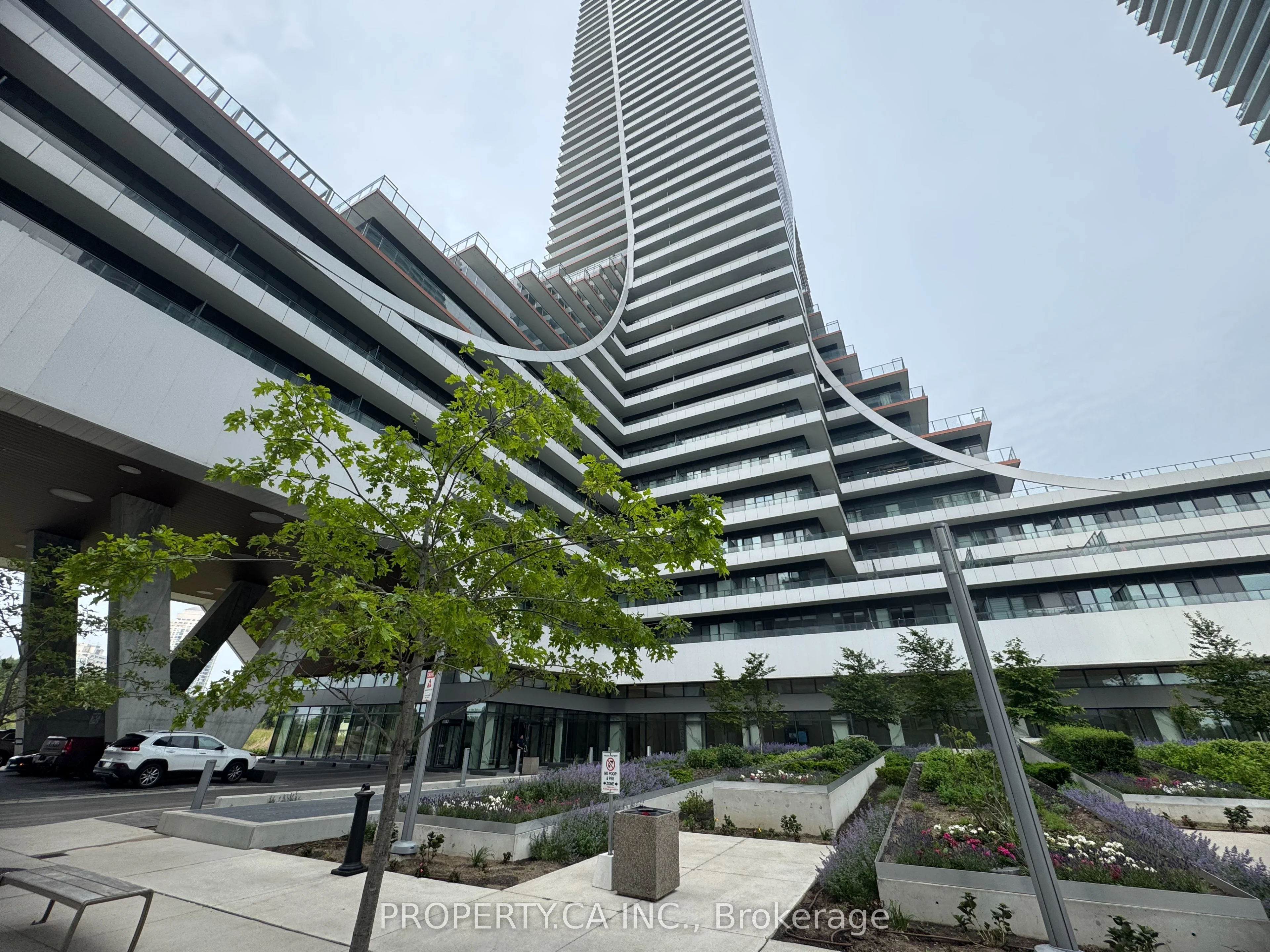 30 Shore Breeze Drive 1922, Toronto W06, ON M8V 1A1