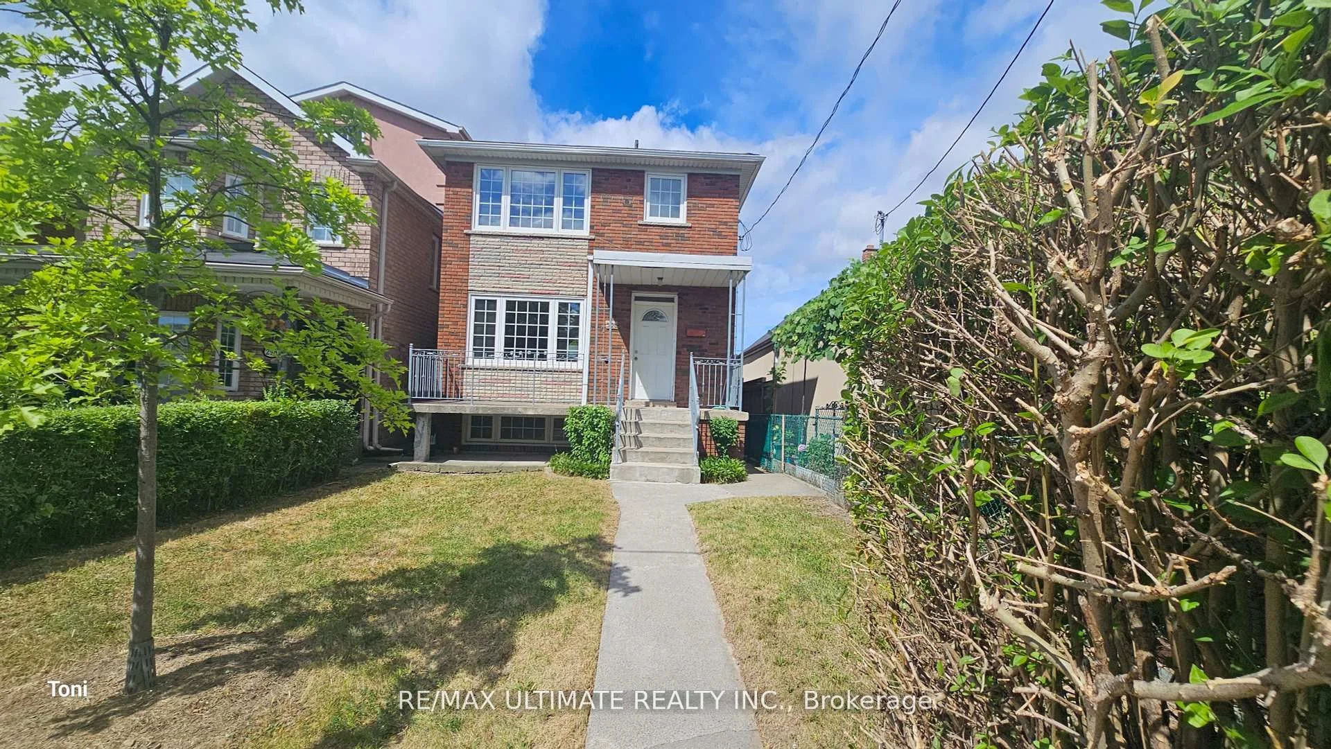 300 Earlscourt Avenue, Toronto W03, ON M6E 4B8