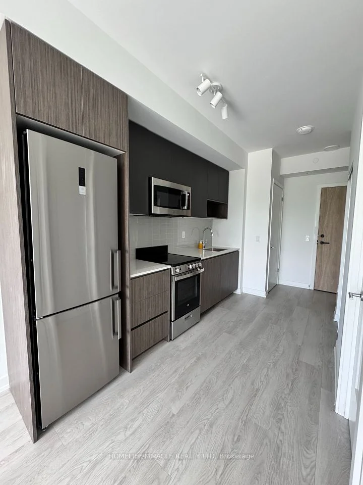 801 The Queensway 424, Toronto W07, ON M8Z 6A8