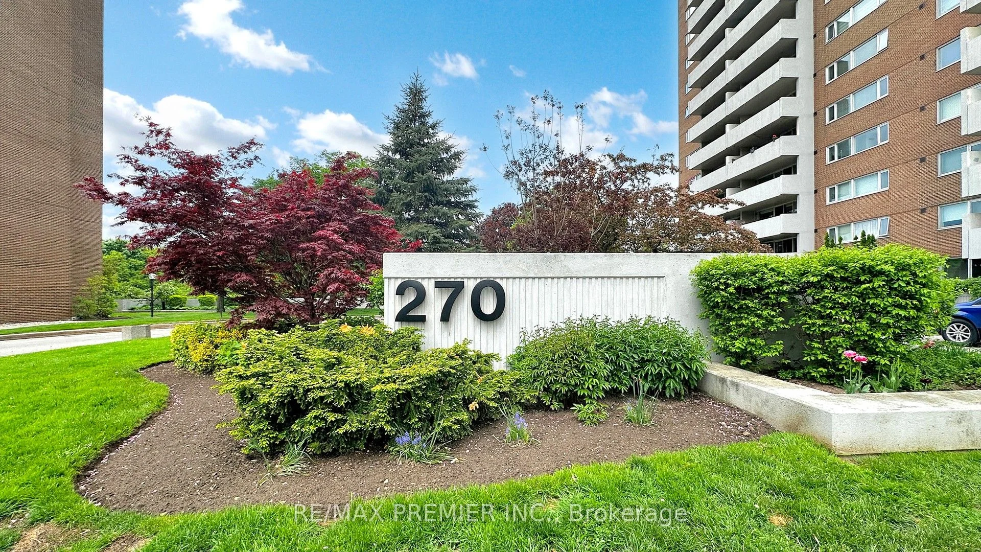 270 Scarlett Road 710, Toronto W03, ON M6N 4X7